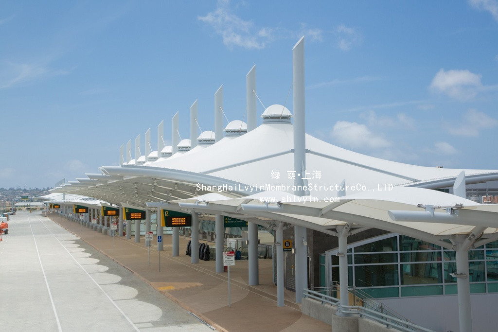 張拉膜結(jié)構(gòu)車(chē)棚需要注意的防火問(wèn)題